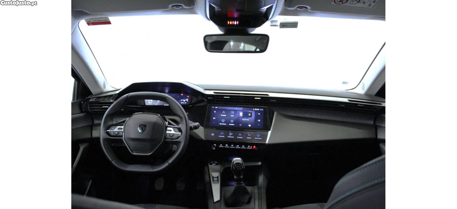 Peugeot 308 PureTech Allure 1.2 130cv — fotografia 12