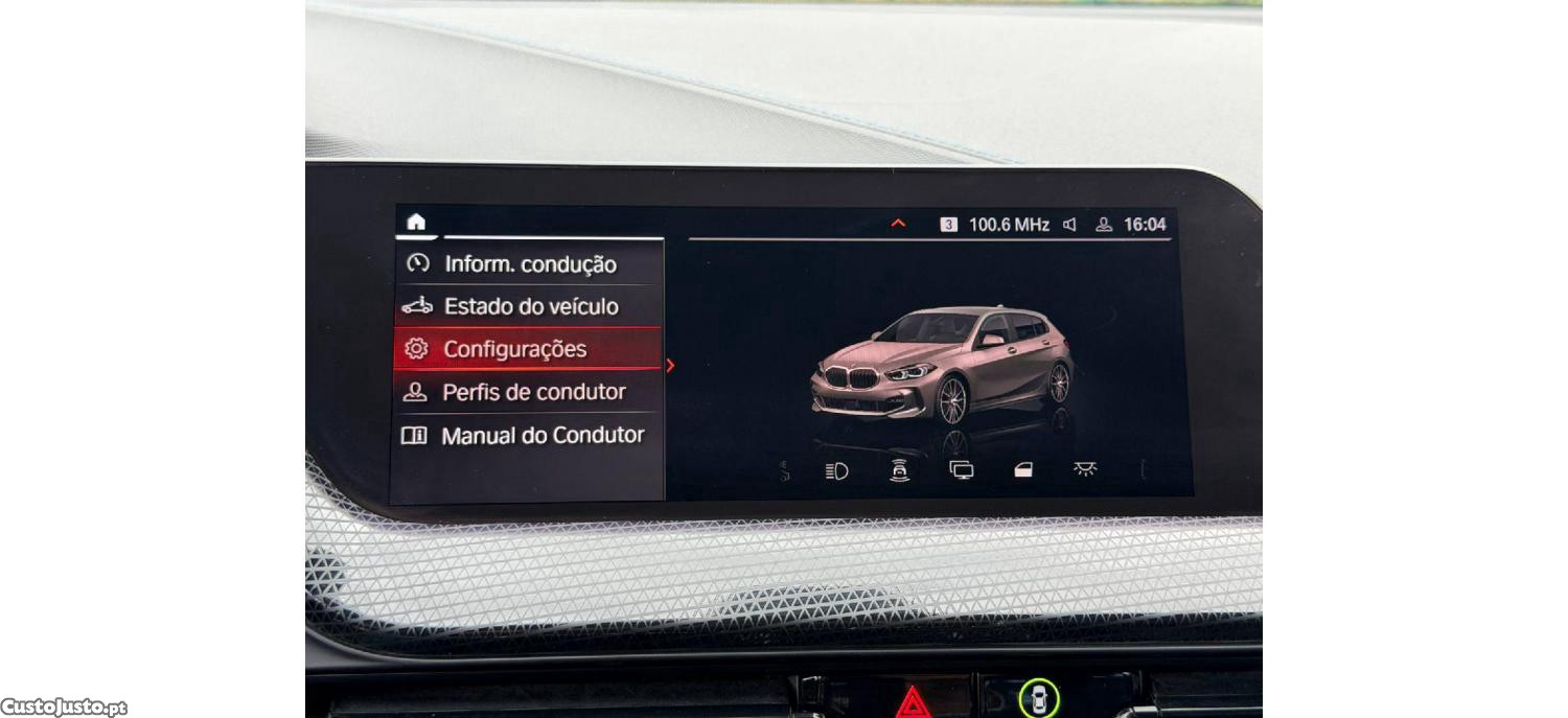 BMW 116 d Pack Desportivo M Auto — fotografia 3