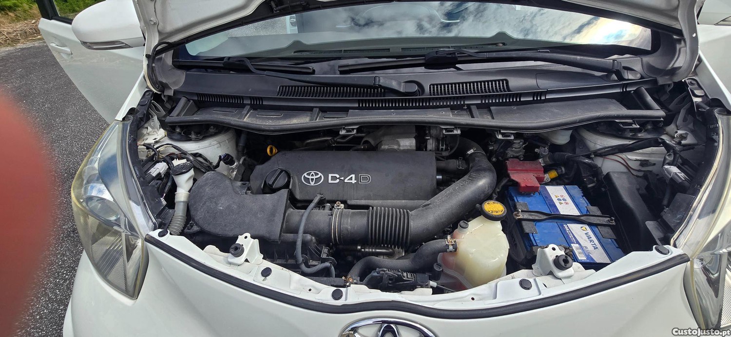 Toyota iQ 1.4  D4D - 10 — photo 5