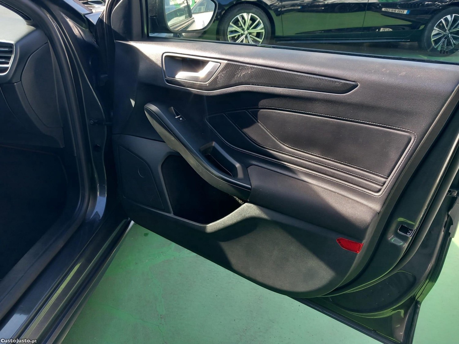 Ford Focus 1.0 EcoBoost MHEV ST-Line — fotografia 14