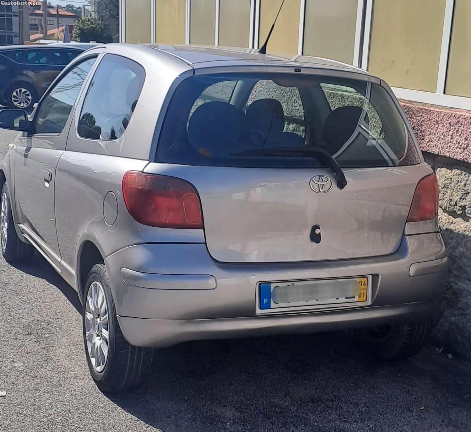 Toyota Yaris Citadino — photo 2