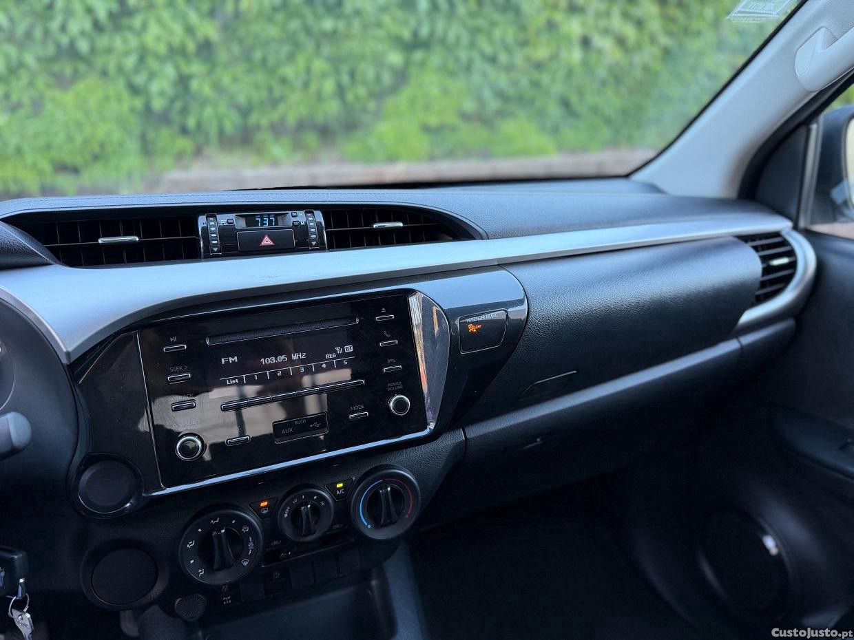 Toyota Hilux 2.4 D-4D CD 5L — fotografia 6