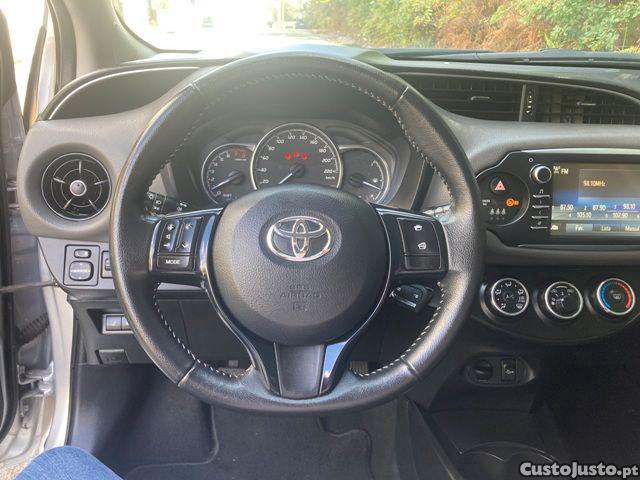 Toyota Yaris 1.0 VVT-i Comfort — fotografia 20