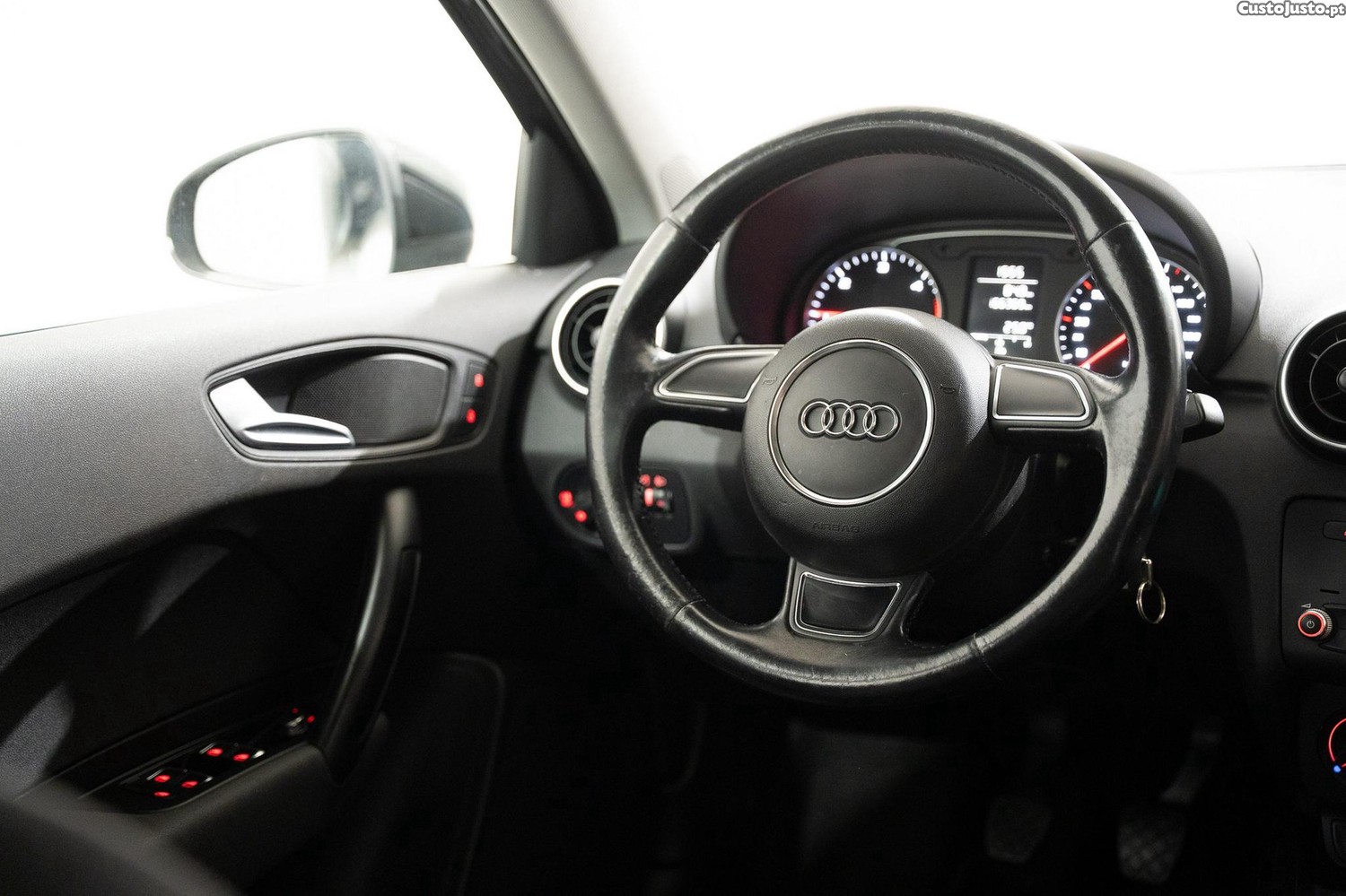 Audi A1 Sportback 1.4 TDI Design — fotografia 11