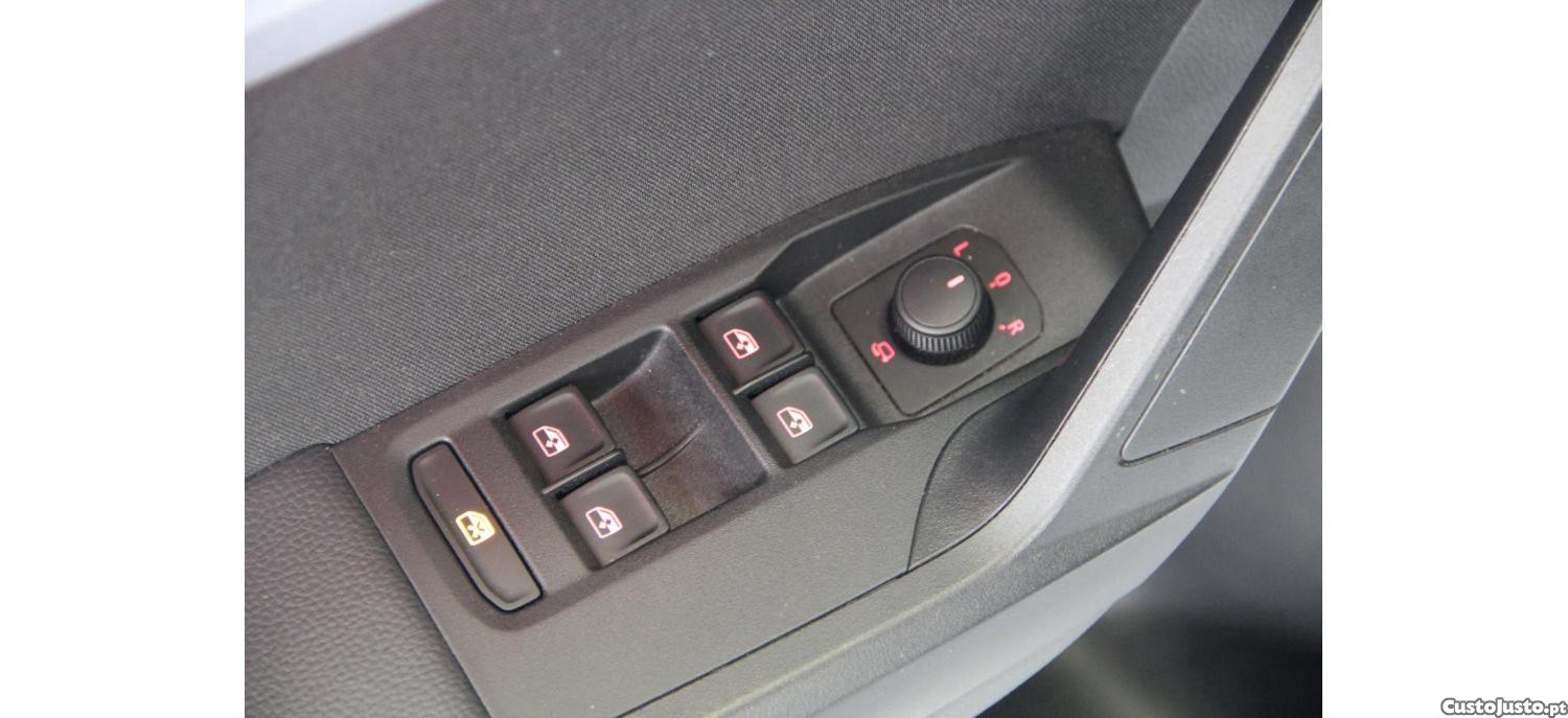 SEAT Ibiza 1.0 TSI FR 95cv — fotografia 3