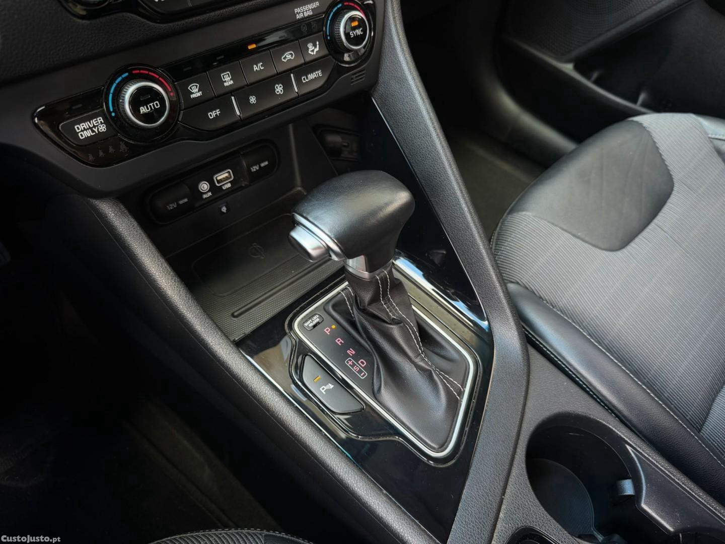 Kia Niro 1.6 GDi HEV Drive — fotografia 9