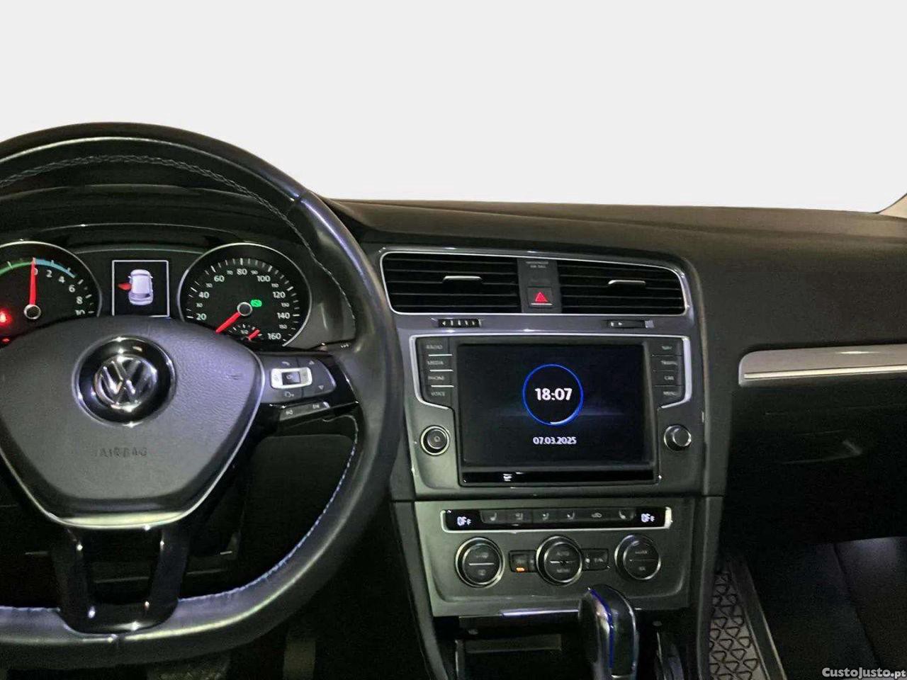 Volkswagen Golf AC/DC — fotografia 9