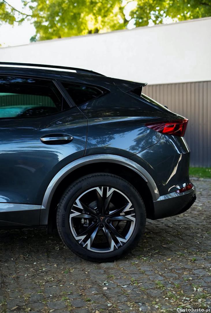 CUPRA Formentor 1.5 TSI DSG Tribe Edition — fotografia 8