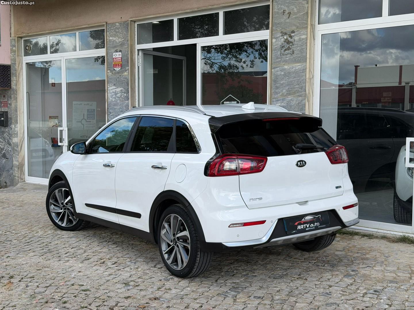 Kia Niro 1.6 GDi HEV Drive — fotografia 12