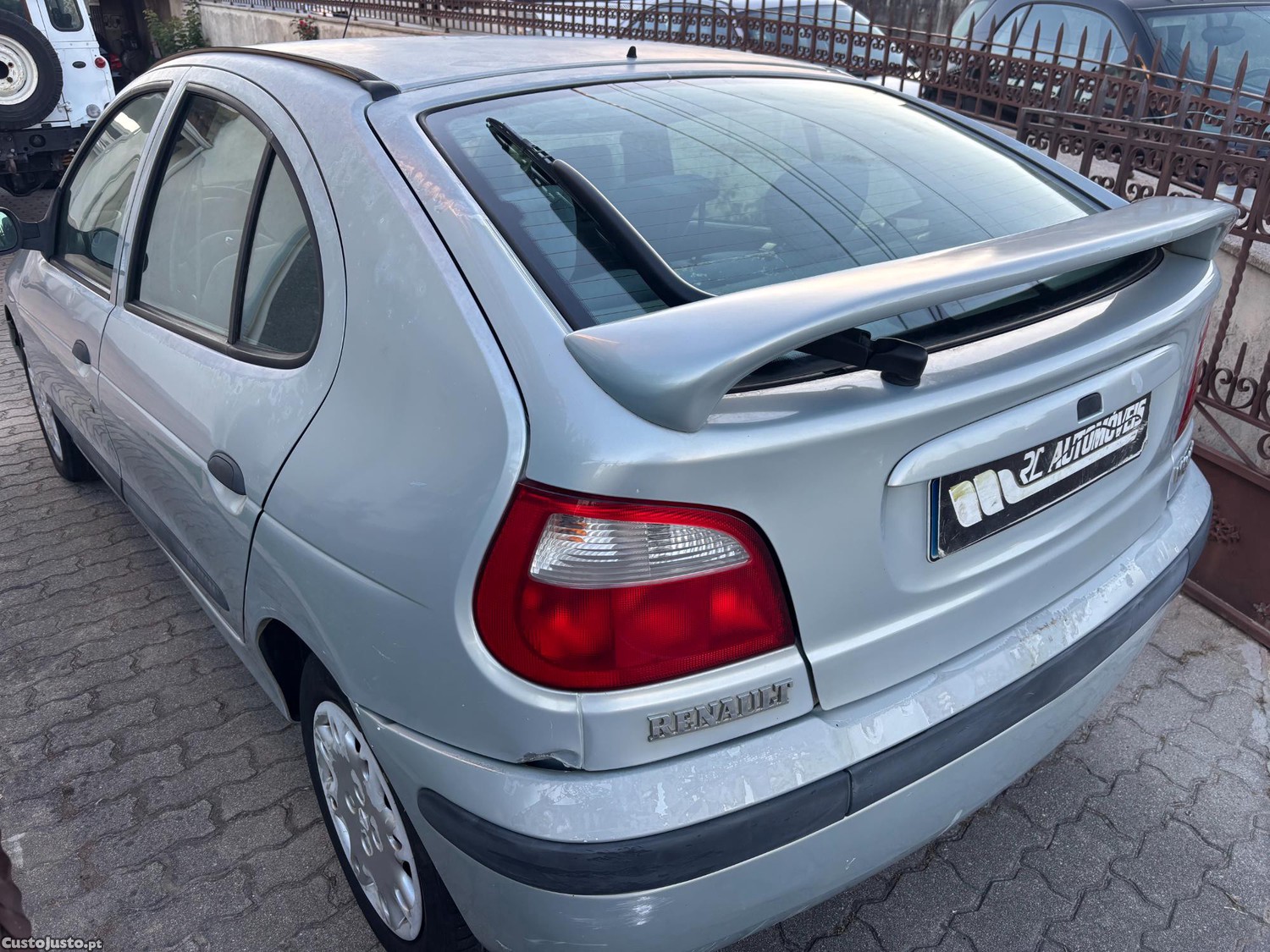 Renault Mégane 1.4 i 90cv — fotografia 9