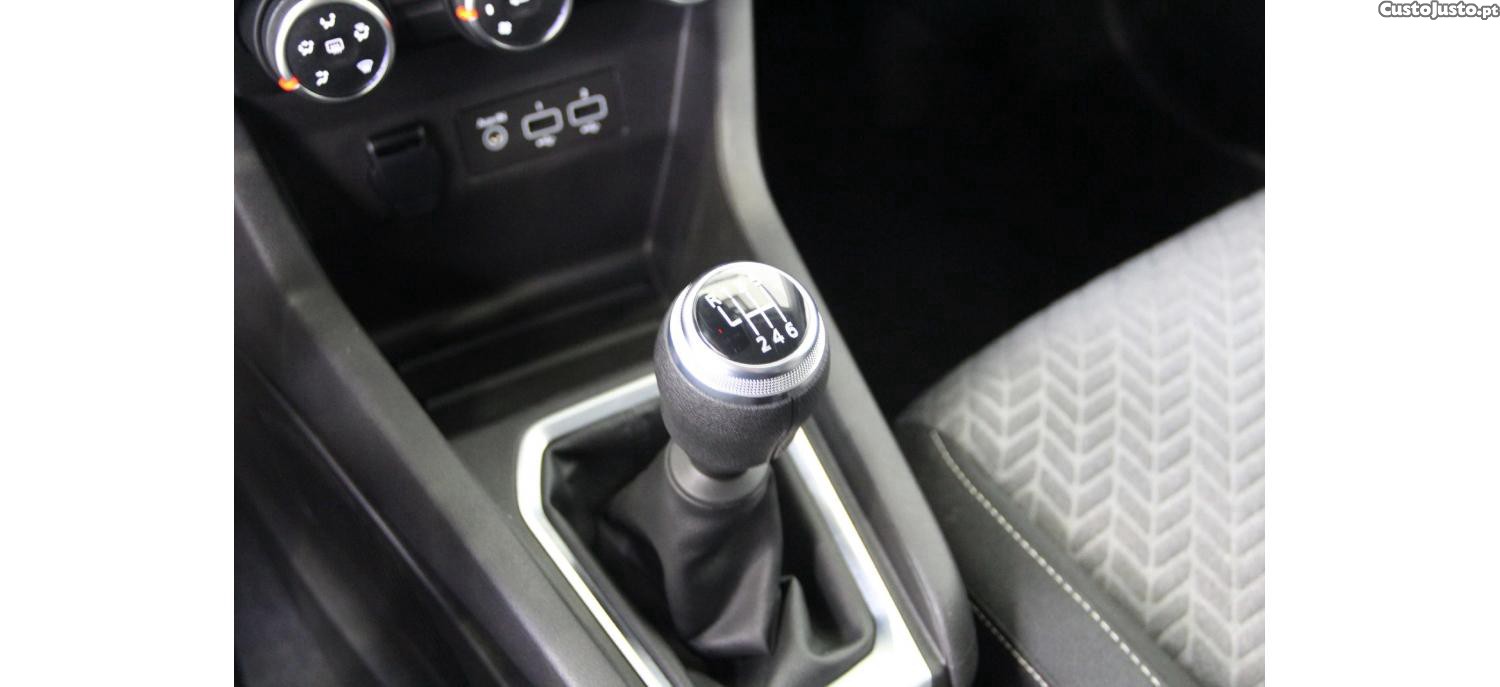 Renault Clio 1.0 Tce Evolution — fotografia 4
