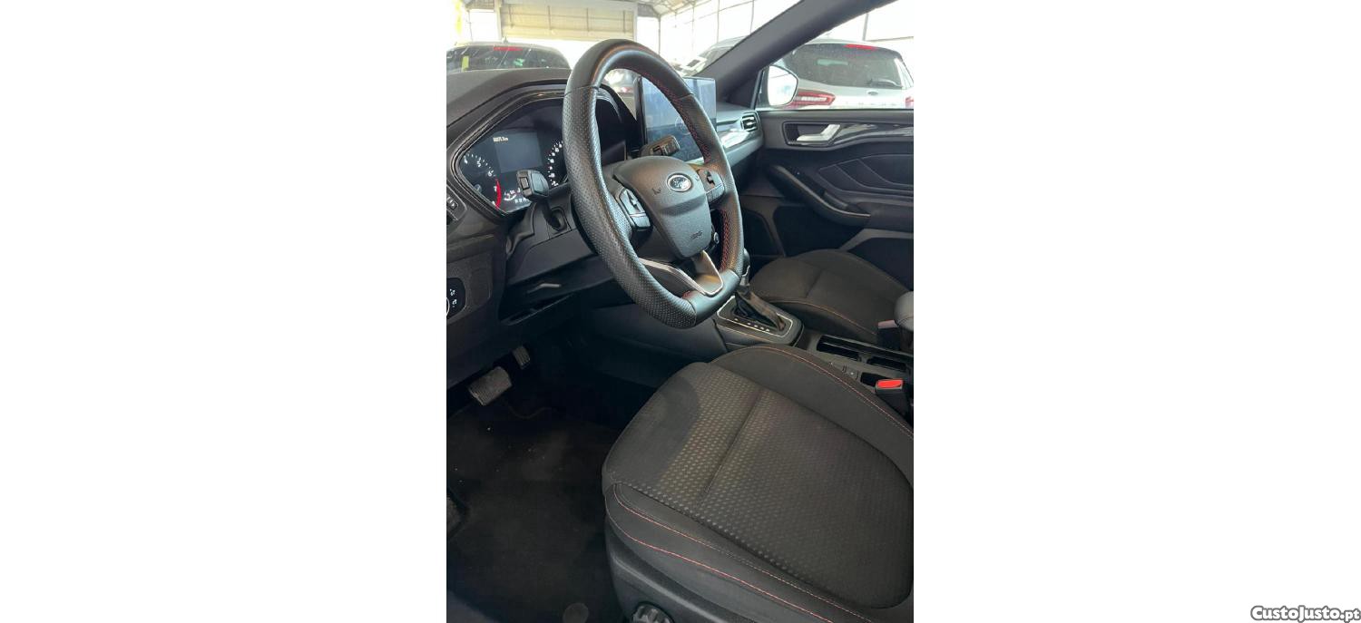 Ford Focus 1.0 EcoBoost MHEV ST-Line — fotografia 14