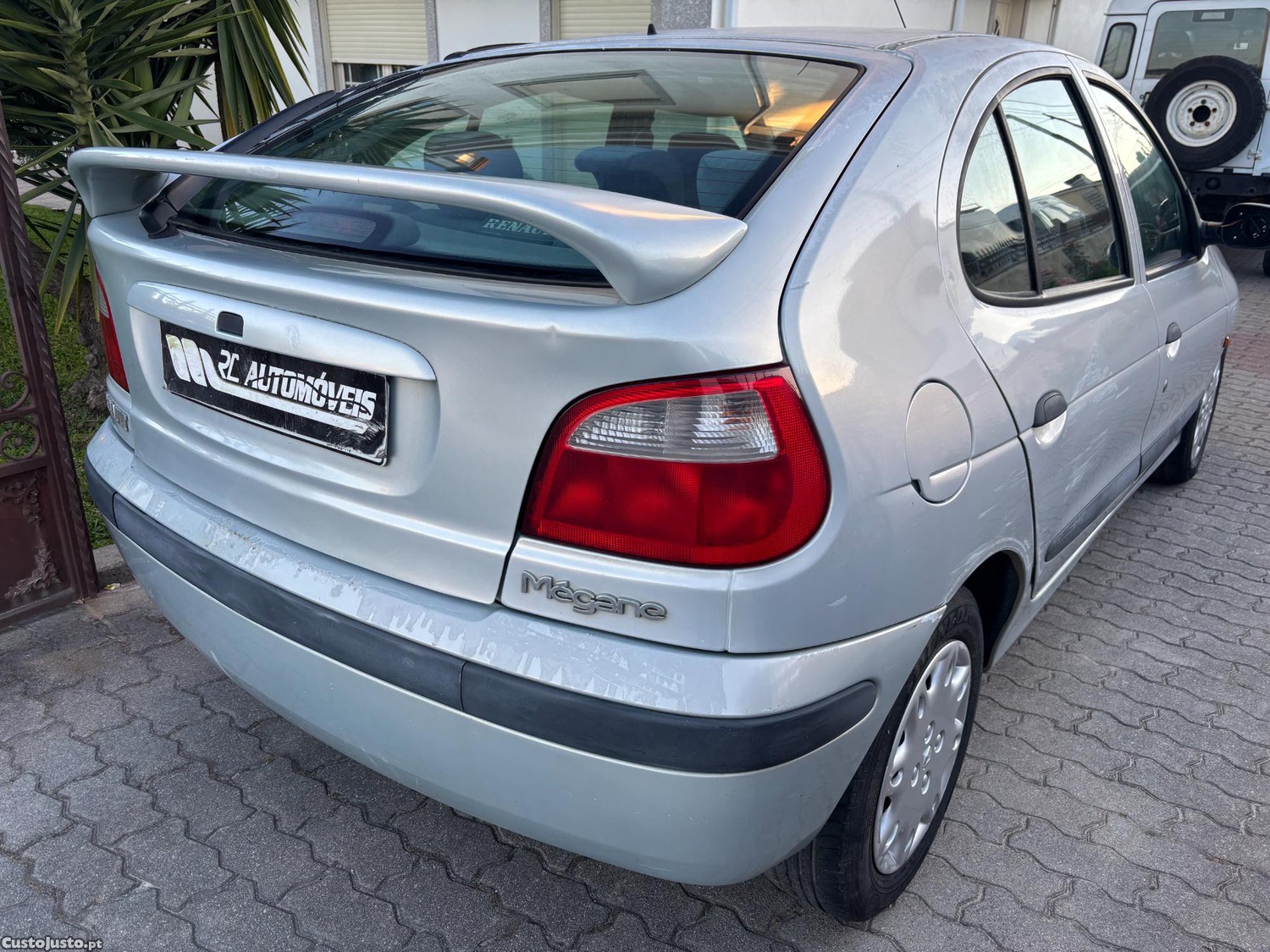 Renault Mégane 1.4 i 90cv — fotografia 12
