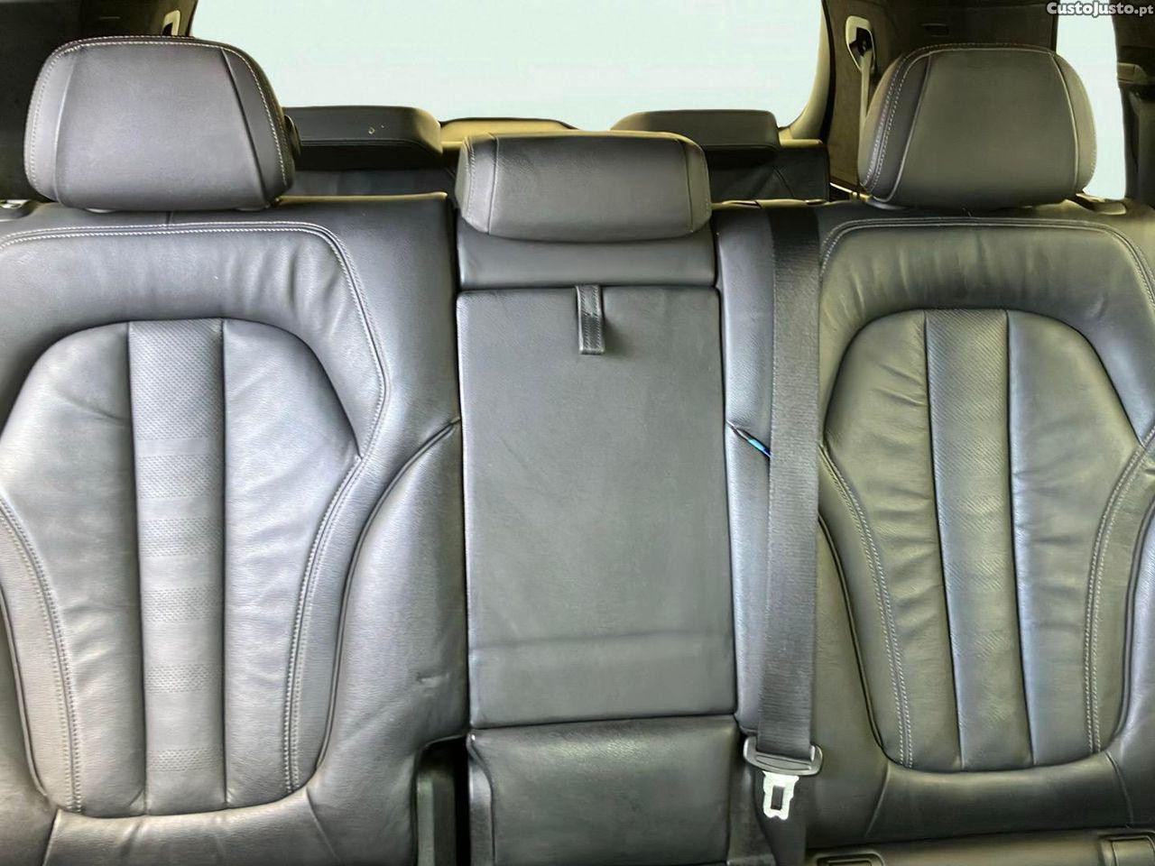 BMW X7 40 d xDrive Pack M — fotografia 5