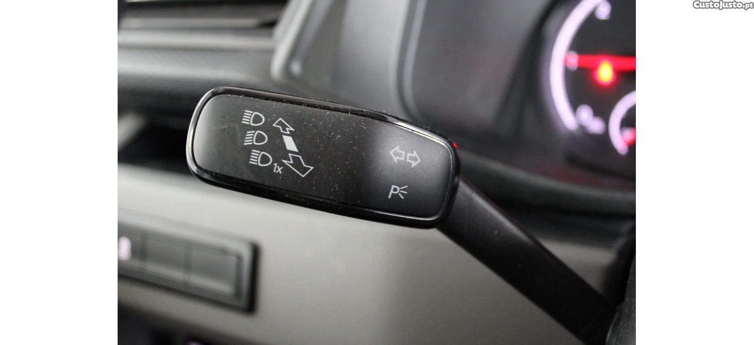 Volkswagen Caravelle Comfortline 2.0 TDI 150cv — fotografia 4