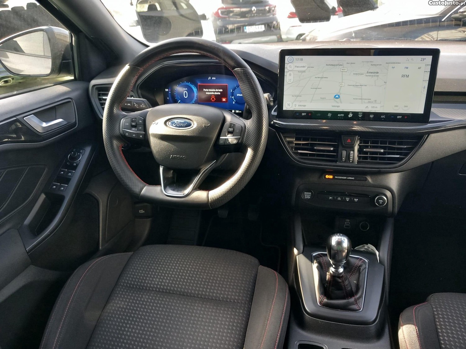 Ford Focus 1.0 EcoBoost MHEV ST-Line — fotografia 11