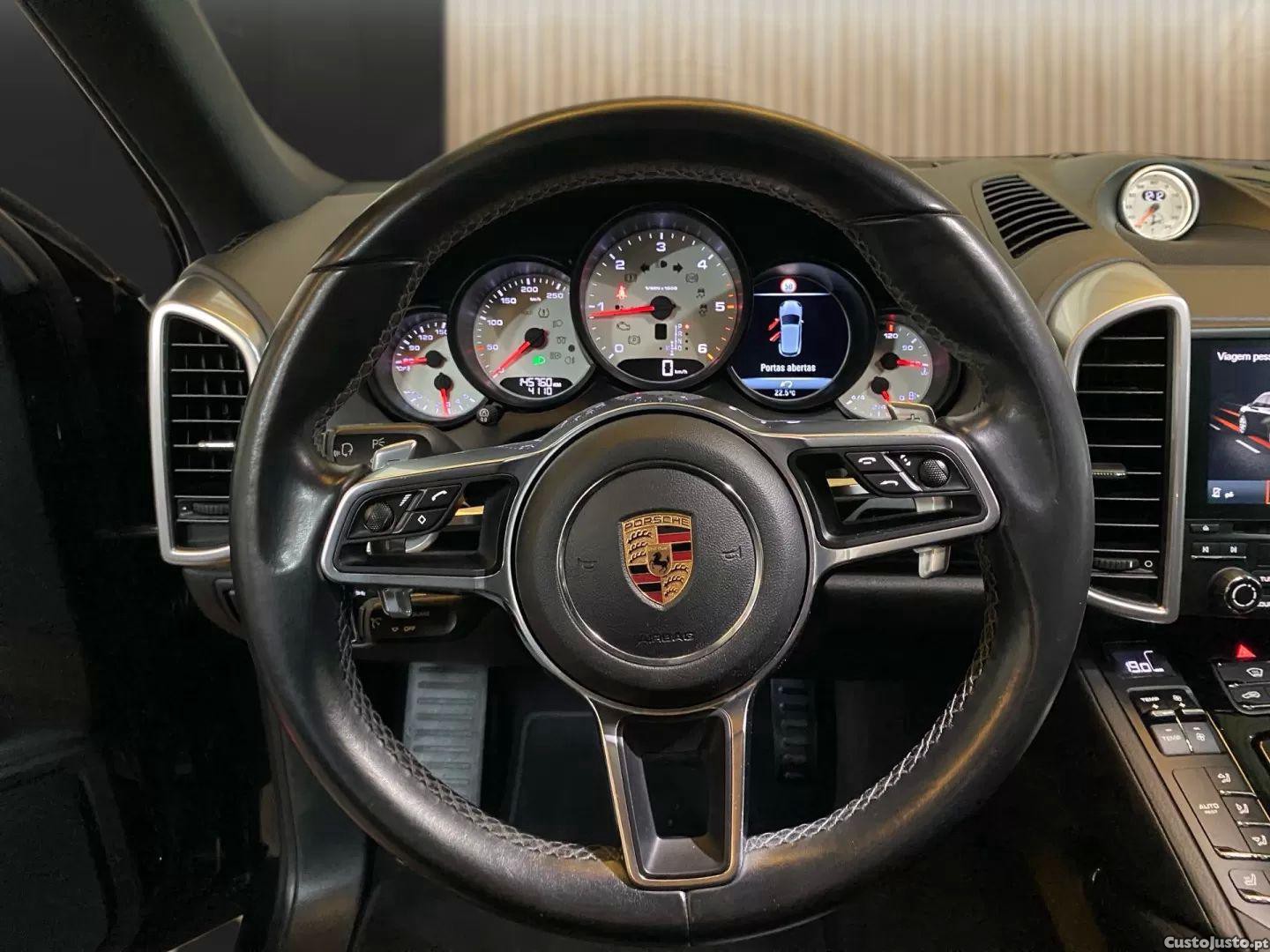 Porsche Cayenne Platinum edition — fotografia 12