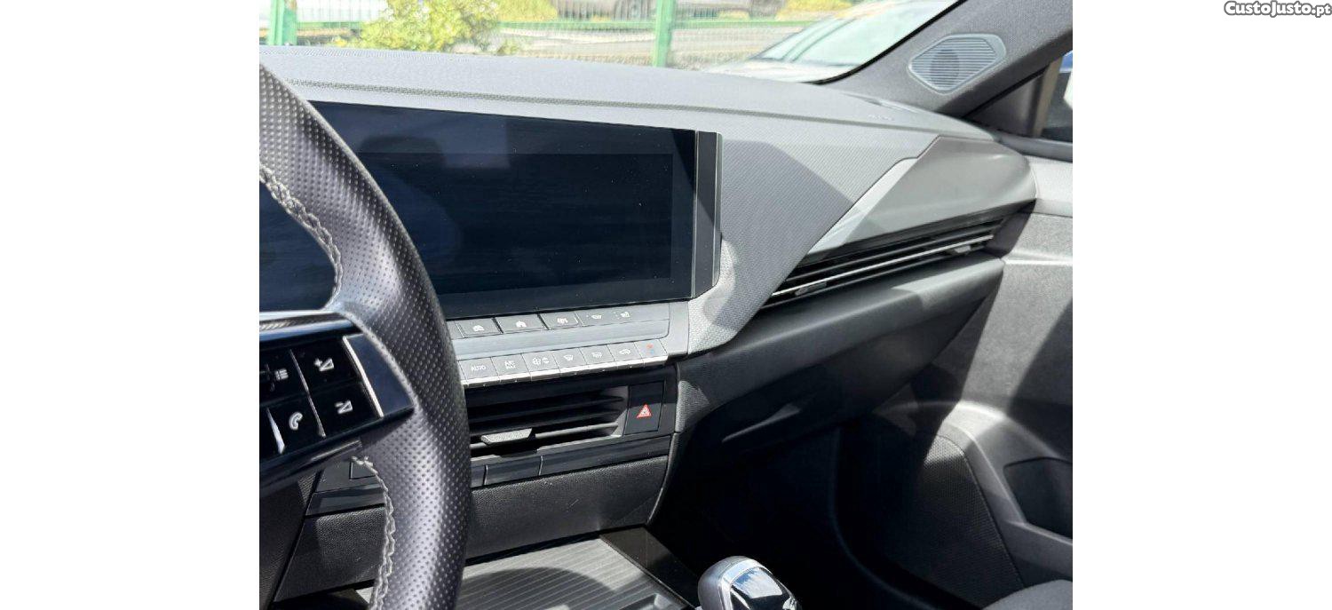 Opel Astra GS 1.2 T 130cv — fotografia 13