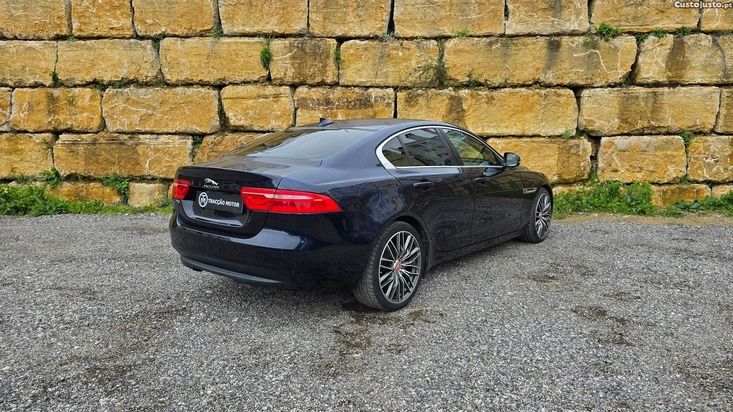 Jaguar XE 2.0 D Prestige — fotografia 29