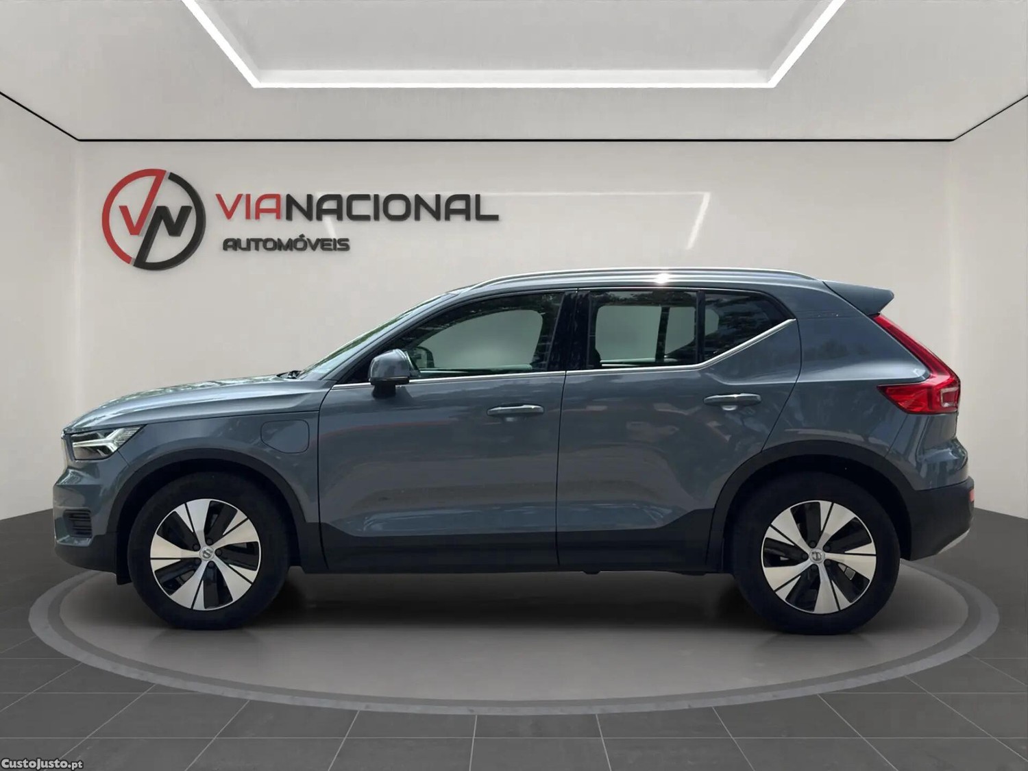 Volvo XC 40 1.5 T5 PHEV Inscription Expression — fotografia 16