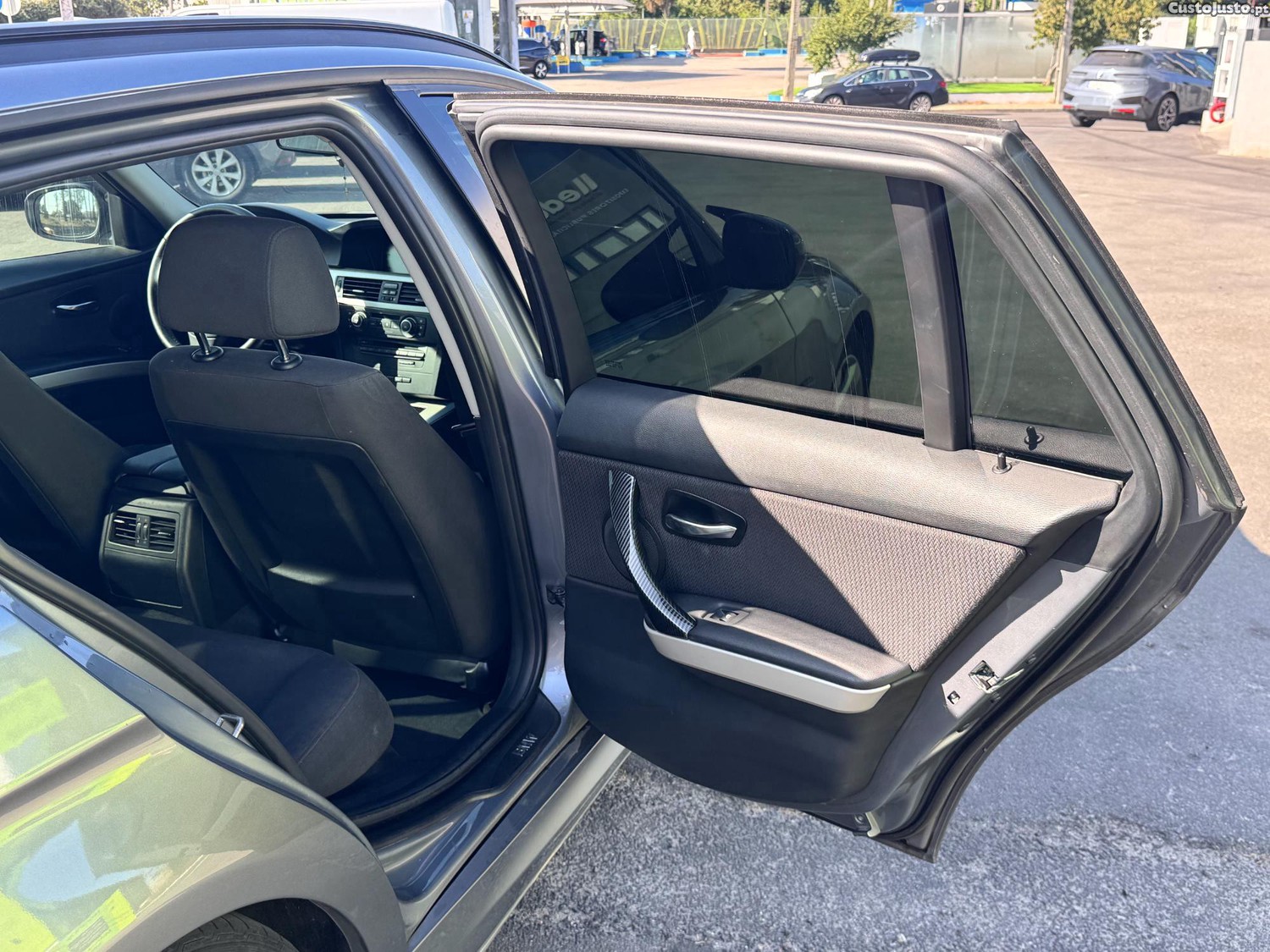 BMW 320 e91 — fotografia 4