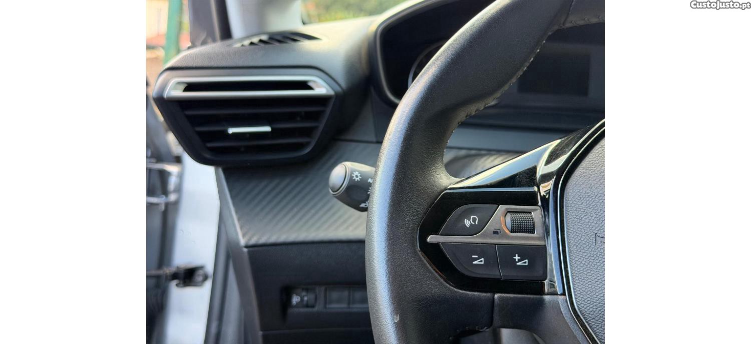 Peugeot 208 ActivePack 1.2Puretech 75cv — fotografia 7