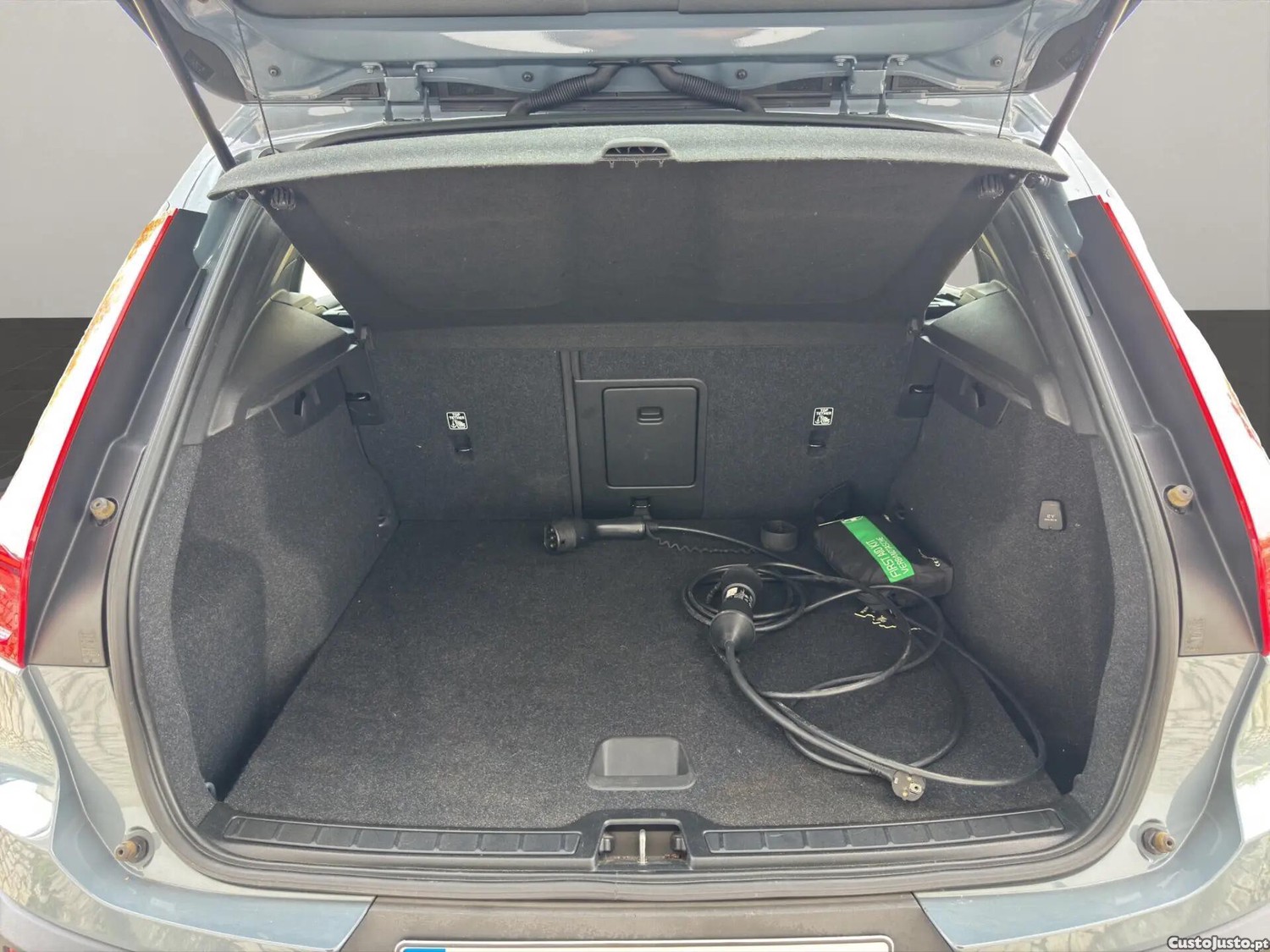 Volvo XC 40 1.5 T5 PHEV Inscription Expression — fotografia 4