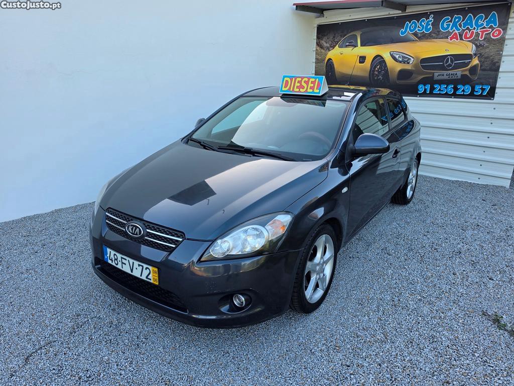 Kia Ceed Coupe 1.6CRDi 115Cv 06/2008 — fotografia 12