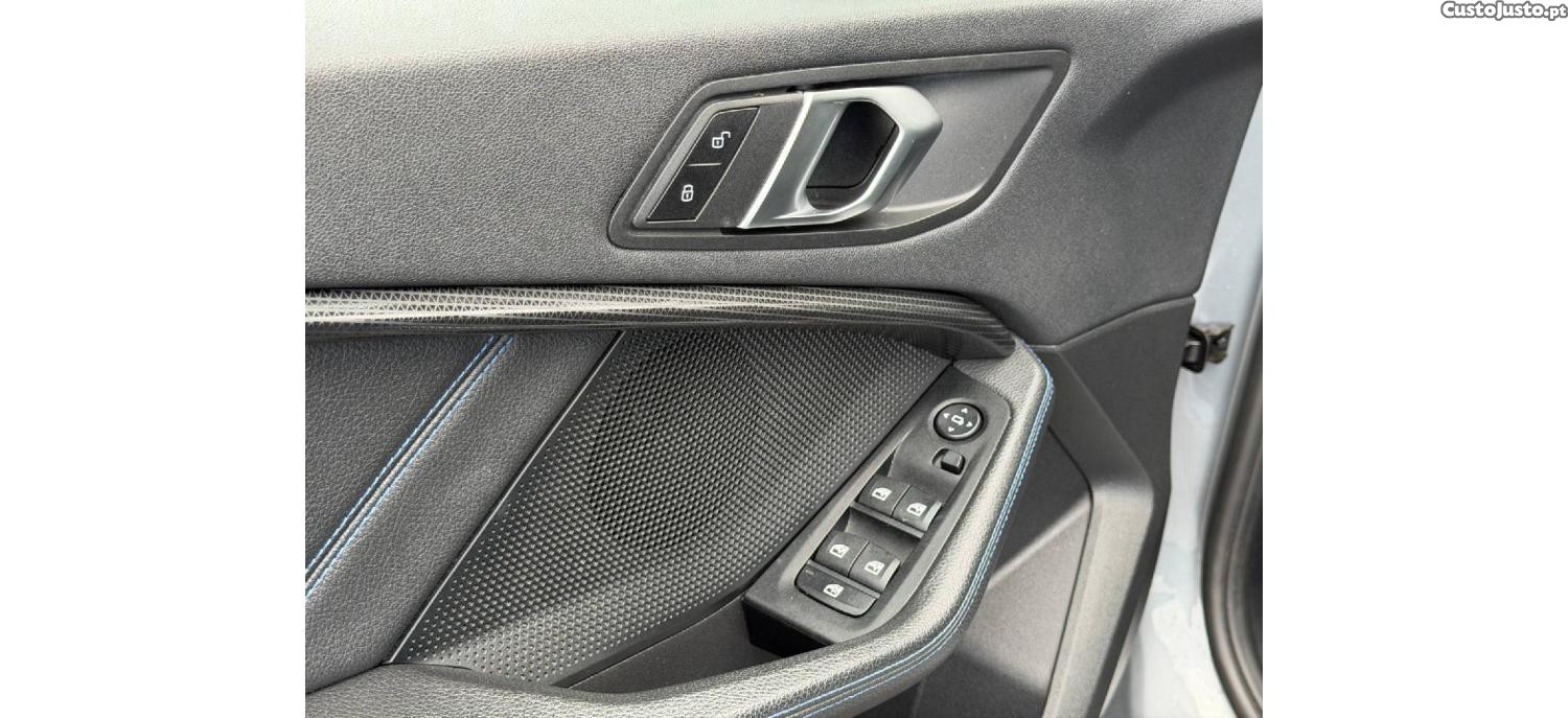 BMW 116 d Pack Desportivo M Auto — fotografia 9