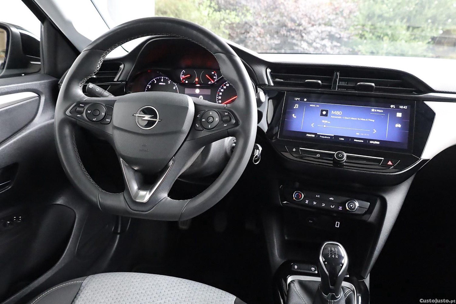 Opel Corsa 1.2 Edition — fotografia 13