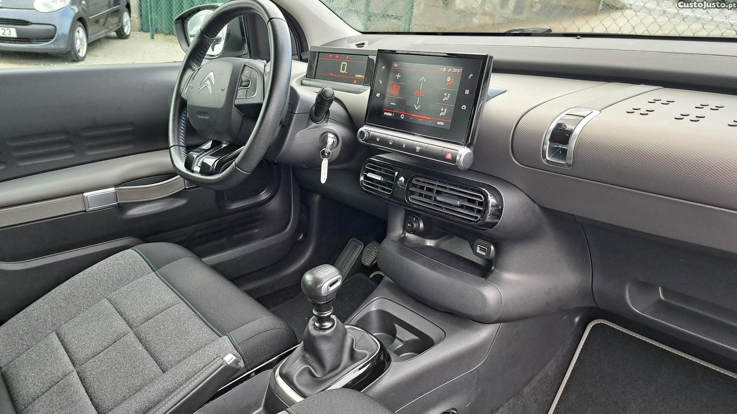 Citroën C4 Cactus 1.2 PureTech Cool&Comfort — fotografia 2