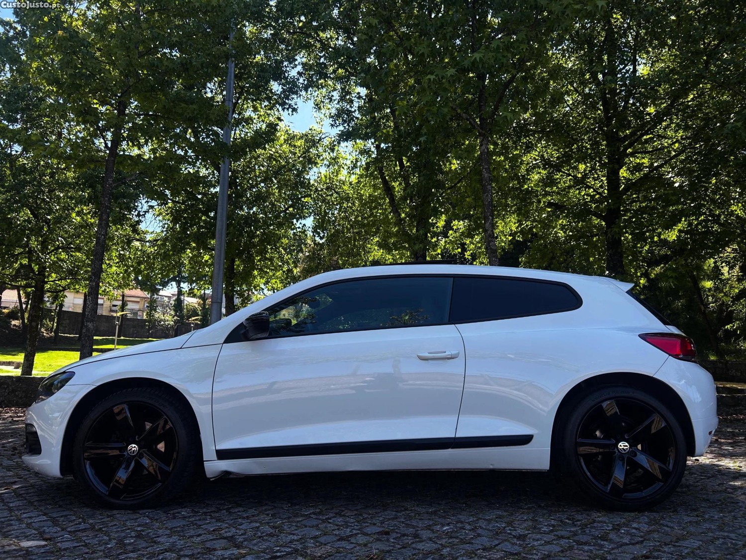 Volkswagen Scirocco 2.0 TDI SPORT 18 — fotografia 11