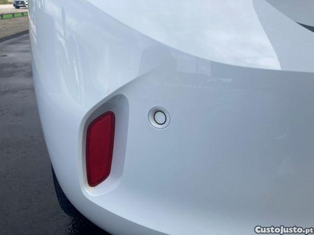 Opel Corsa 1.5 D Business Editi — fotografia 21