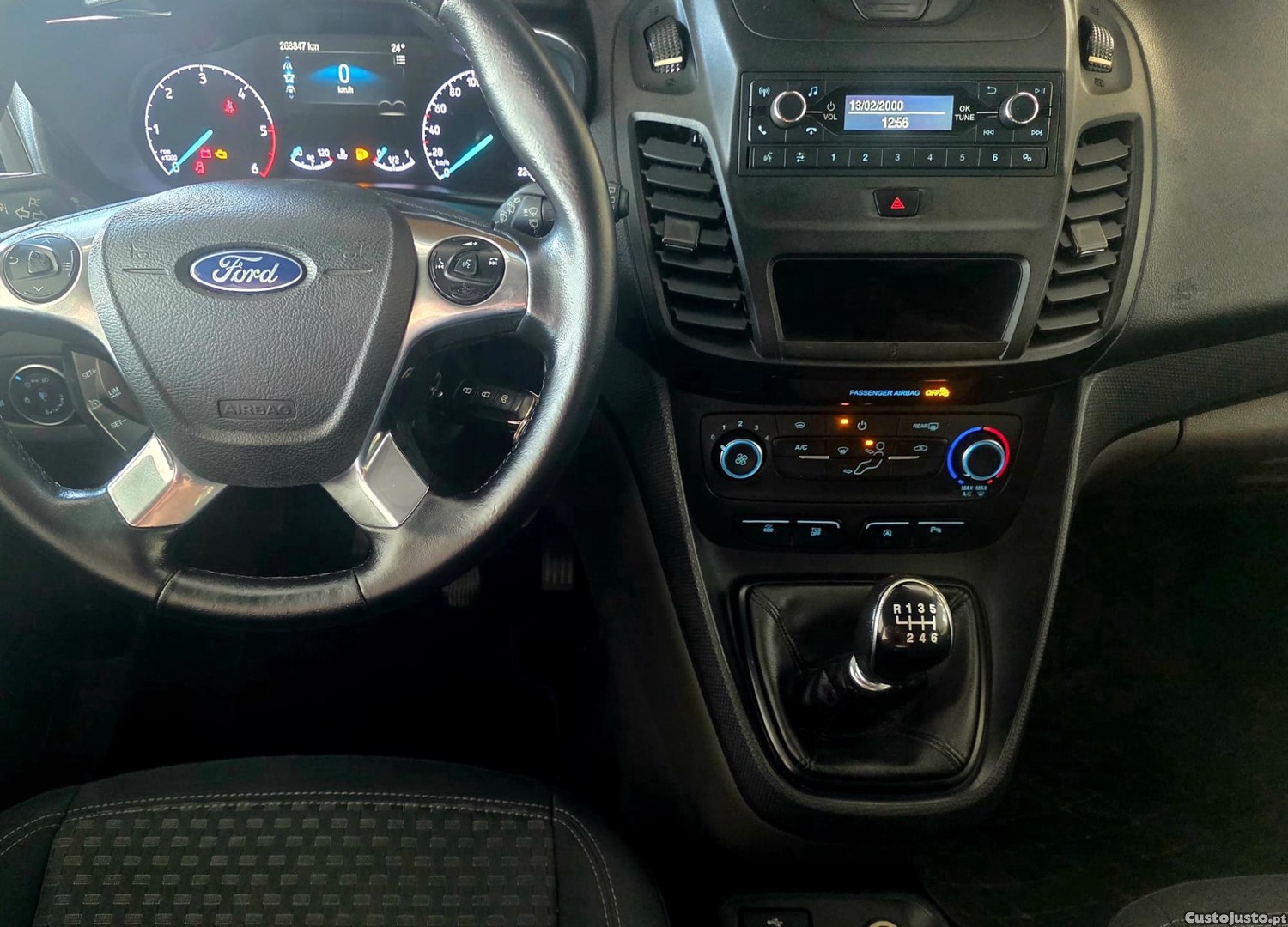 Ford Tourneo 1.5 tdci l2 7 Lugares — fotografia 2
