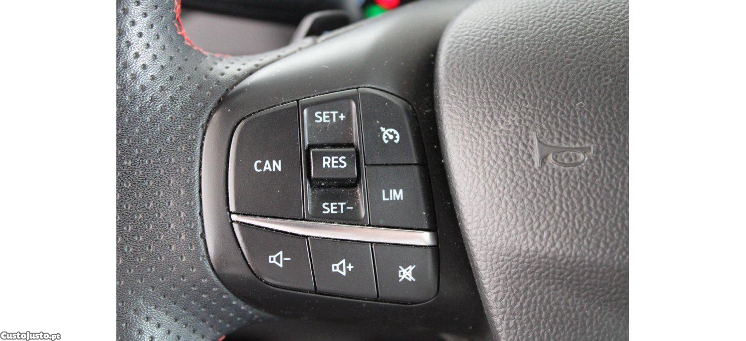 Ford Focus 1.0 EcoBoost MHEV ST-Line — fotografia 6