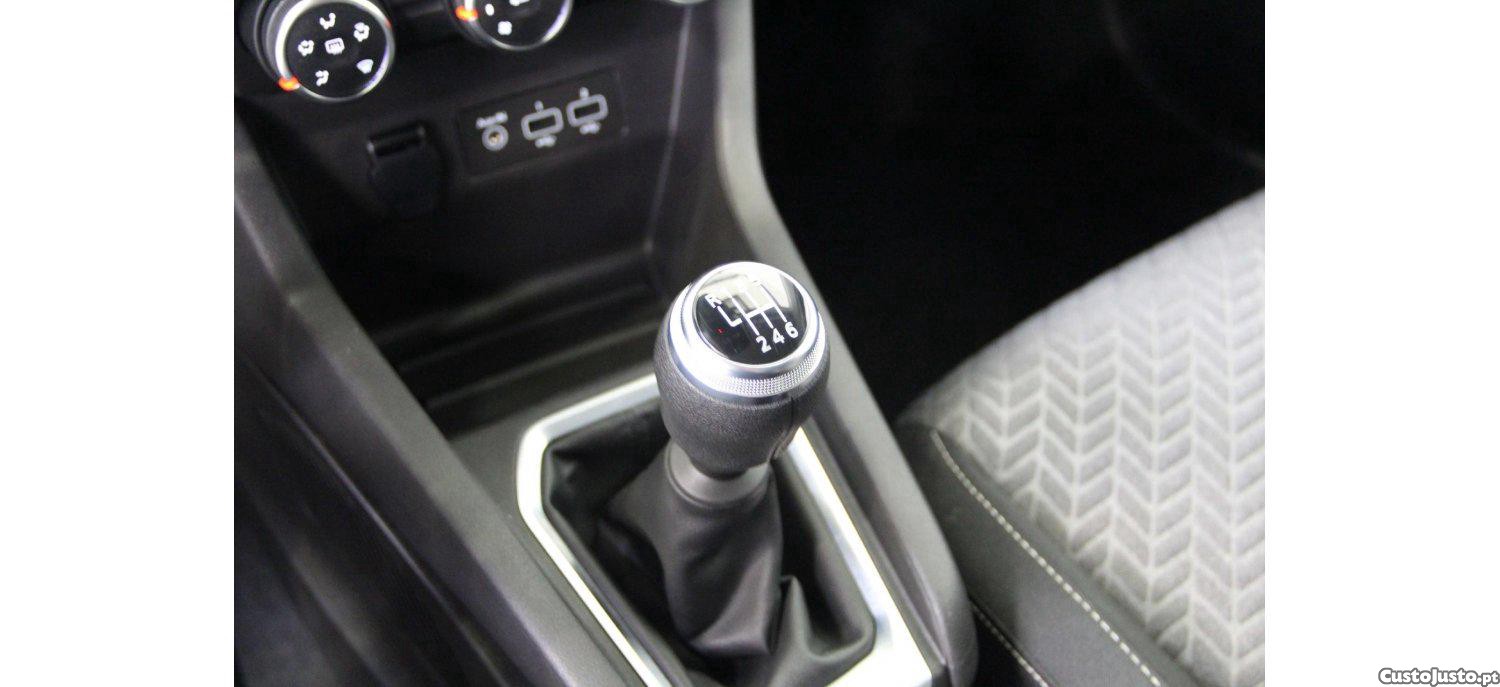 Renault Clio 1.0 Tce Evolution — fotografia 5