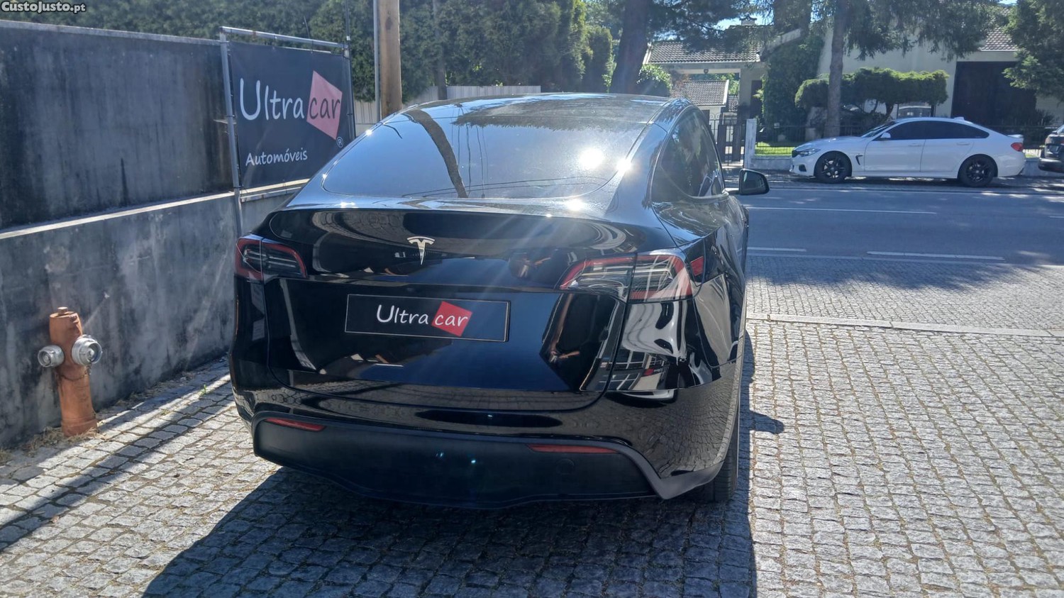 Tesla Model Y Standard RWD — fotografia 5