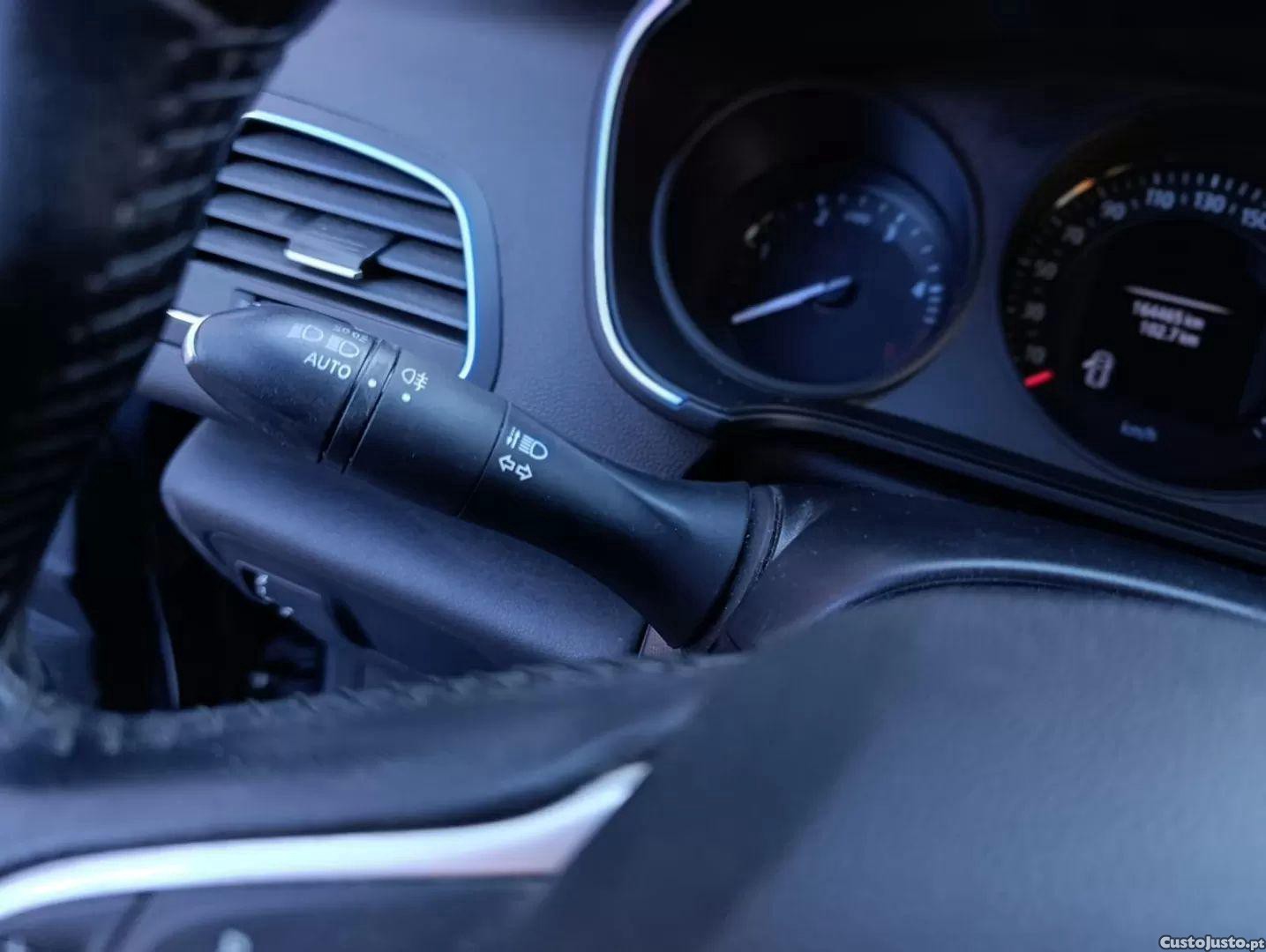 Renault Mégane 1.5 blue dci limited — photo 5