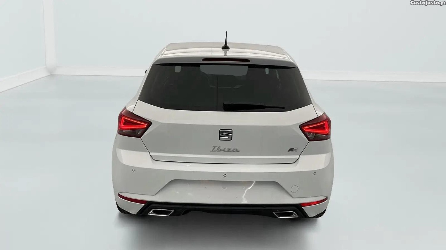 SEAT Ibiza 1.0 TSI 115 CH S/S DSG7 FR — fotografia 13