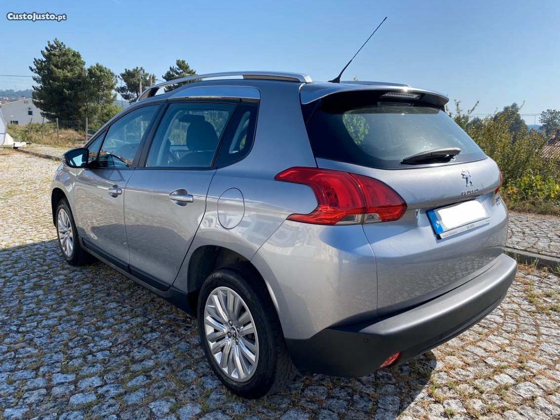 Peugeot 2008 1.6 BlueHdi Allure — fotografia 6