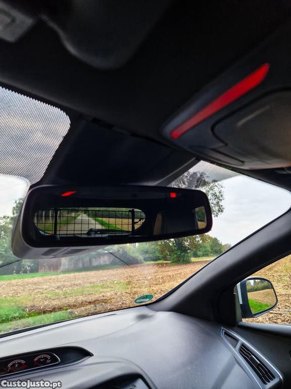 Ford Focus ST 2.0 250cv bancos Recaro em pele — photo 3