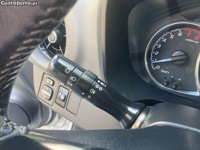 Toyota Yaris 1.0 VVT-i Comfort — fotografia 16