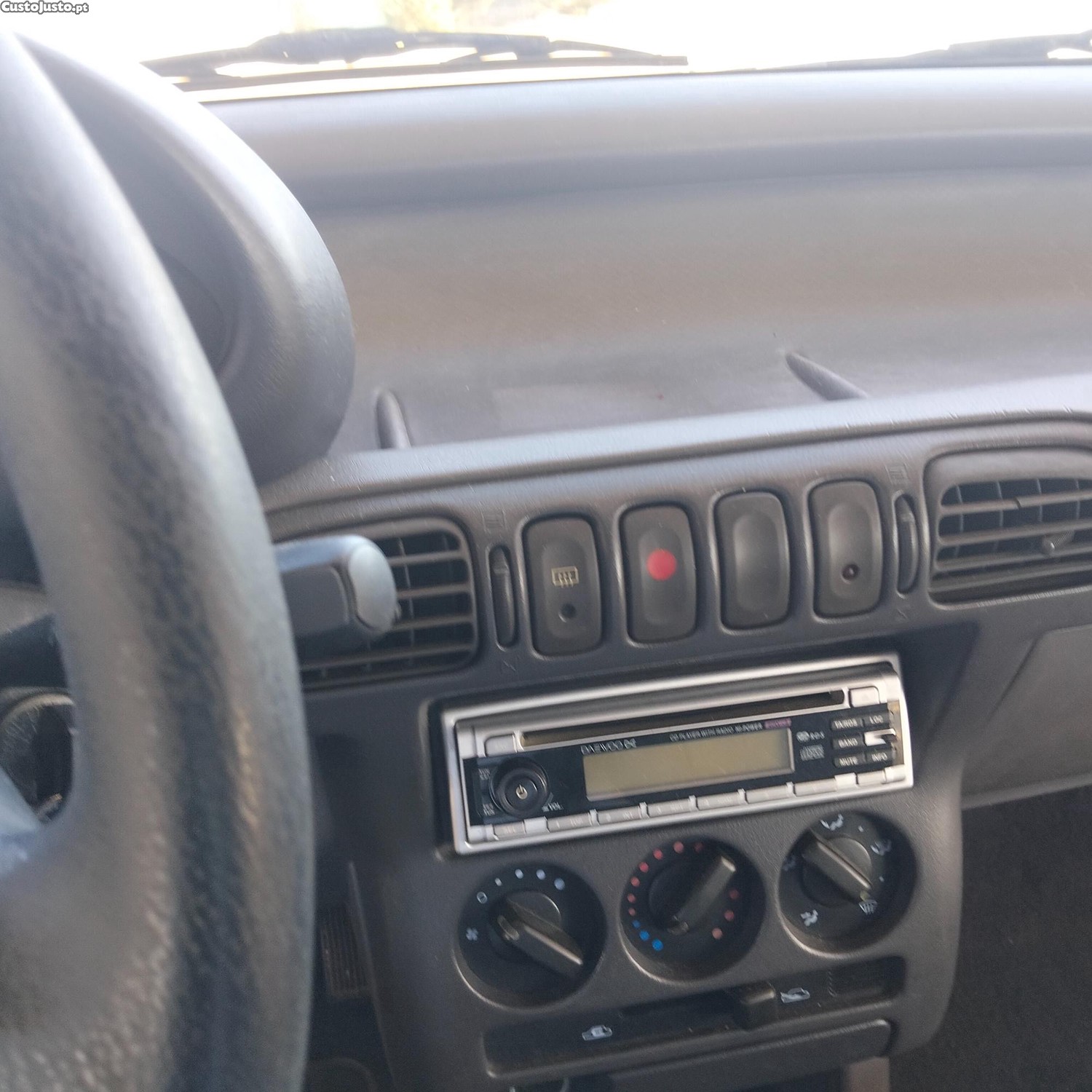 Nissan Micra 1.0 — fotografia 4