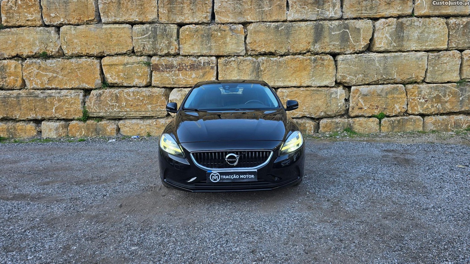 Volvo V40 2.0 D2 Momentum Geartronic — fotografia 26