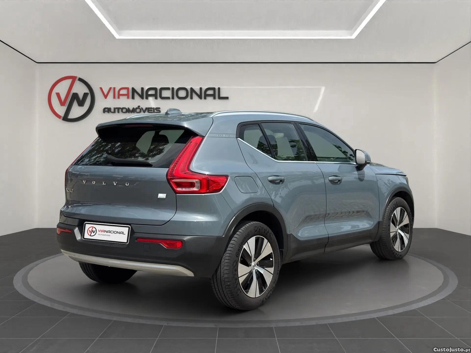 Volvo XC 40 1.5 T5 PHEV Inscription Expression — fotografia 13