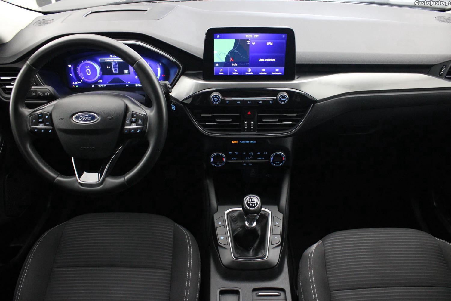 Ford Kuga 1.5 TDCI ECOBLUE TITANIUM — fotografia 27