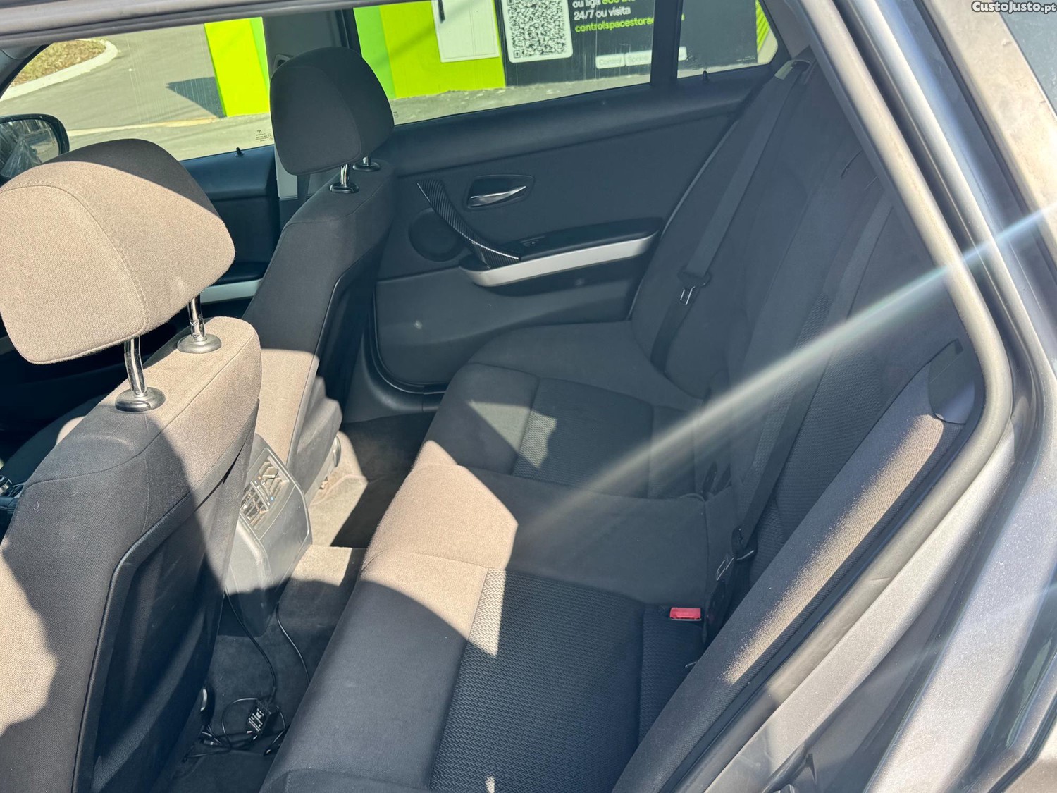 BMW 320 e91 — fotografia 3