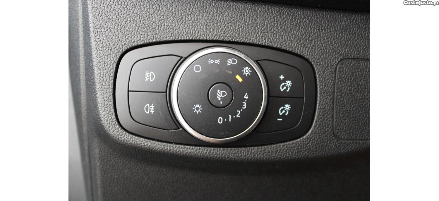 Ford Focus 1.0 EcoBoost 125cv MHEV ST-Line — fotografia 8
