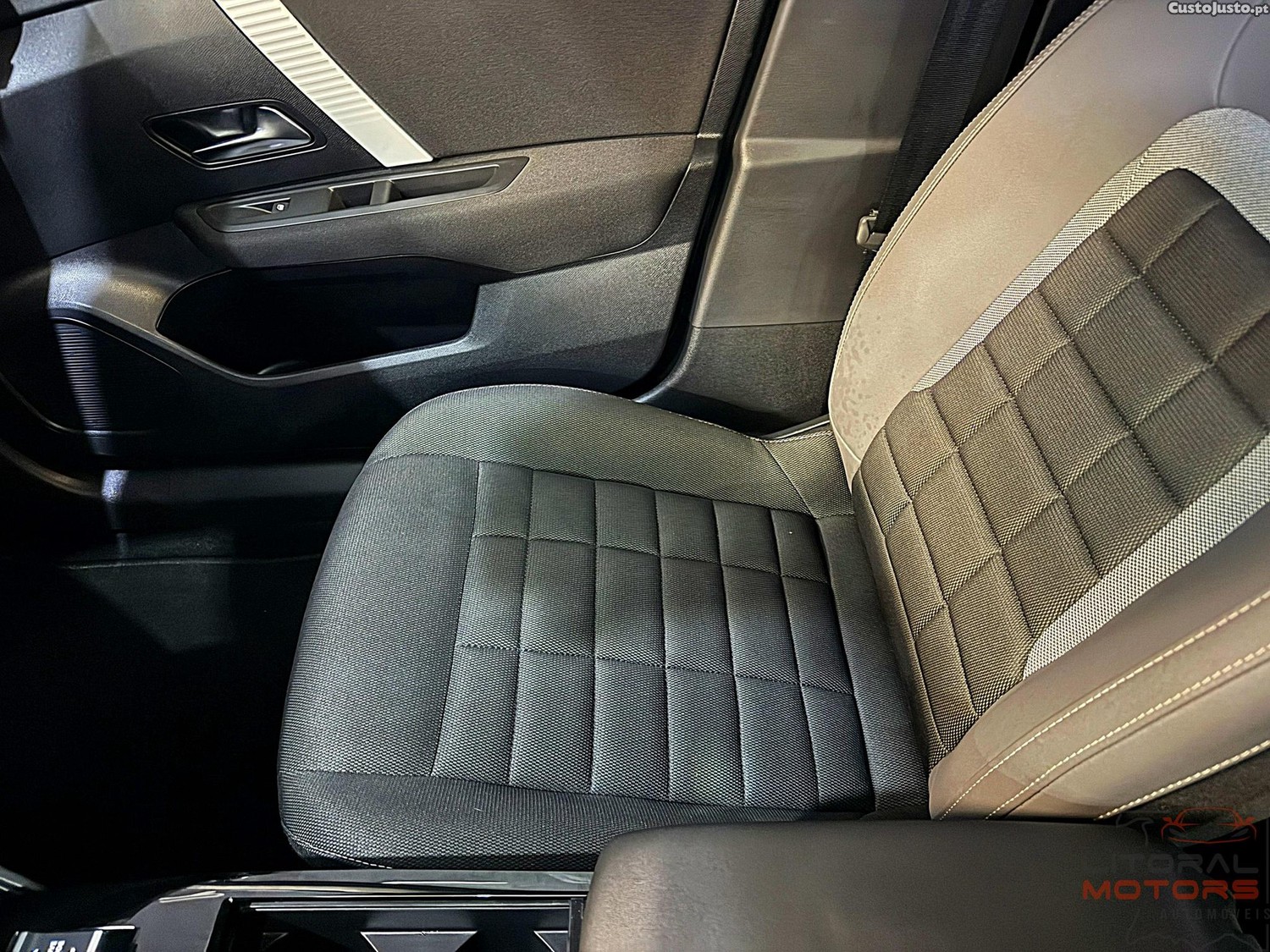 Citroën C4 1.2 Hybrid Plus e-DSC6 — fotografia 6