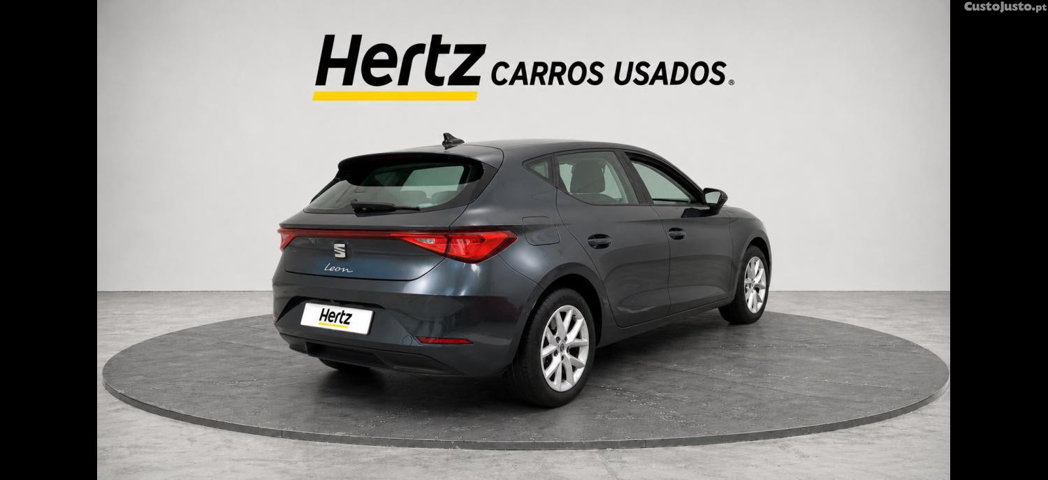 SEAT Leon 1.0 TSI Style 110cv — fotografia 17